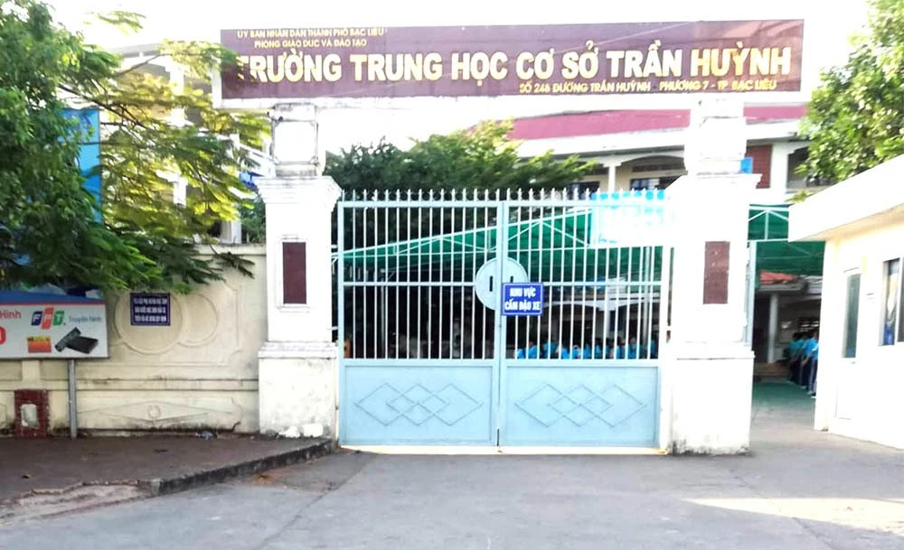 Trường THCS Trần Huỳnh