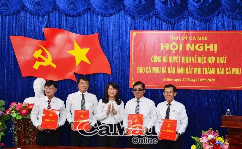 Chính thức hợp nhất Báo Cà Mau và Báo ảnh Đất Mũi ảnh 2