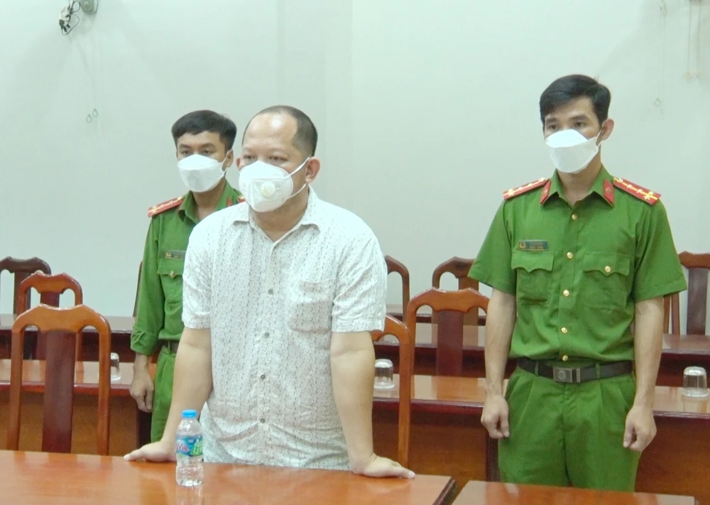 Cà Mau: Bắt tạm giam nguyên Giám đốc và nguyên Phó Giám đốc Ban Quản lý dự án Đông Bắc ảnh 2 Cà Mau: Bắt tạm giam nguyên Giám đốc và nguyên Phó Giám đốc Ban Quản lý dự án Đông Bắc ảnh 2