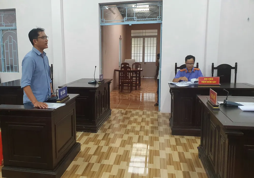 Huỳnh Trung Hiếu tại phiên tòa sơ thẩm