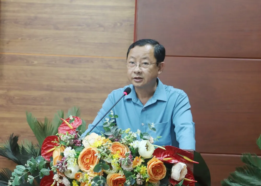 Giám đốc Sở LĐTB-XH tỉnh Cà Mau Nguyễn Quốc Thanh báo cáo tại phiên họp giải trình Giám đốc Sở LĐTB-XH tỉnh Cà Mau Nguyễn Quốc Thanh báo cáo tại phiên họp giải trình