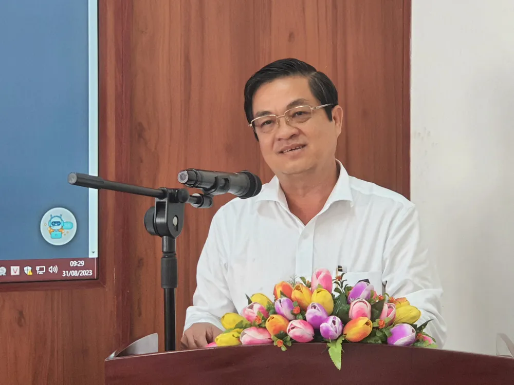 Phó Chủ tịch UBND tỉnh Bạc Liêu Huỳnh Chí Nguyện phát biểu tại lễ bàn giao, vận hành Trung tâm IOC Bạc Liêu Phó Chủ tịch UBND tỉnh Bạc Liêu Huỳnh Chí Nguyện phát biểu tại lễ bàn giao, vận hành Trung tâm IOC Bạc Liêu