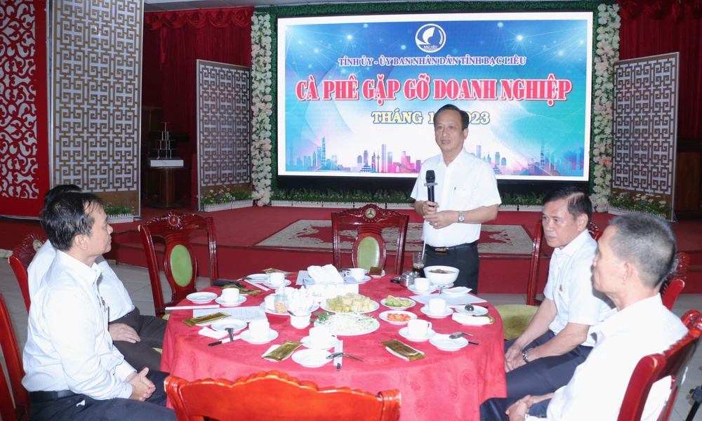 Chủ tịch UBND tỉnh Bạc Liêu Phạm Văn Thiều phát biểu tại buổi "Cà phê gặp gỡ doanh nghiệp" ca-phe-doanh-nghiep-bac-lieu-9599.jpg