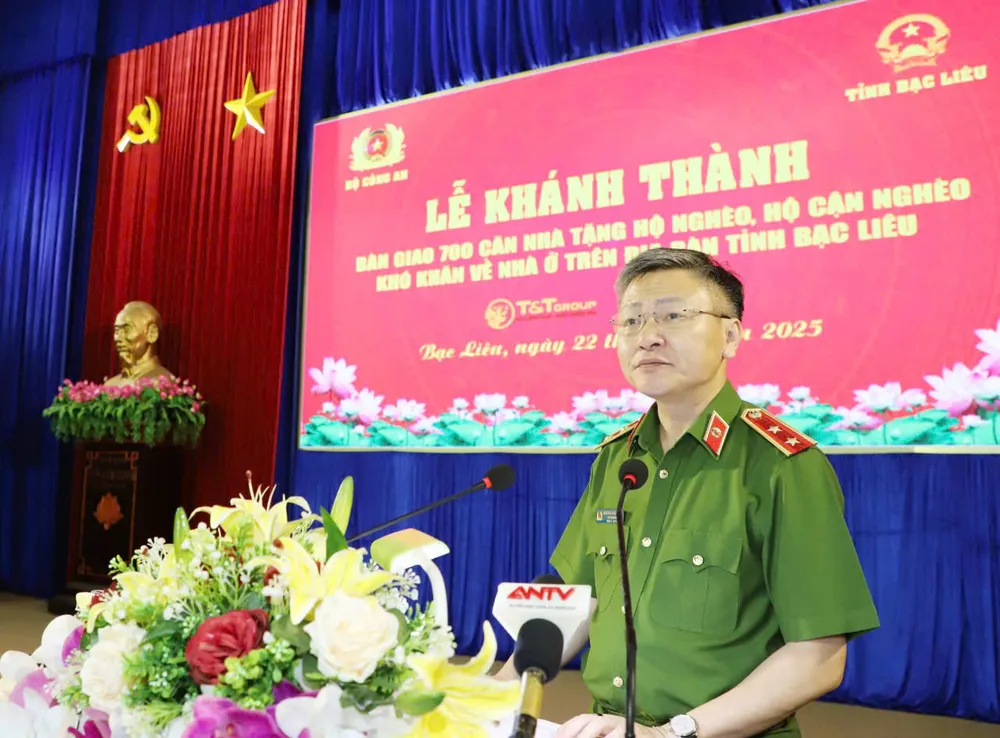 Thứ trưởng Bộ Công an Nguyễn Ngọc Lâm phát biểu tại buổi lễ 7c23e8a6dc7b6925306a.jpg
