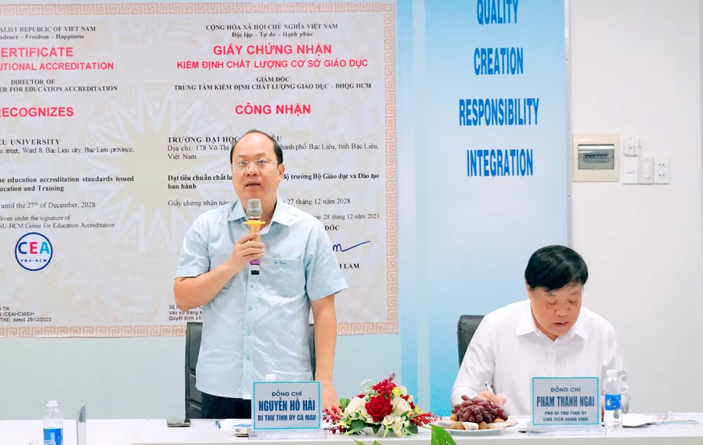 Bí thư Tỉnh ủy tỉnh Cà Mau Nguyễn Hồ Hải phát biểu tại buổi làm việc 0.jpg