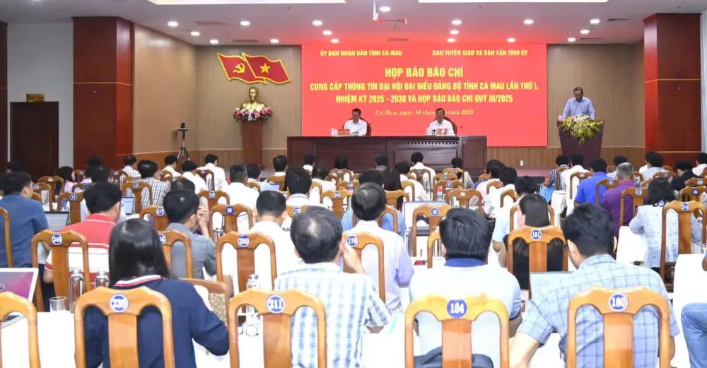 Quang cảnh buổi họp báo 6c4e0170832a0e74573b.jpg