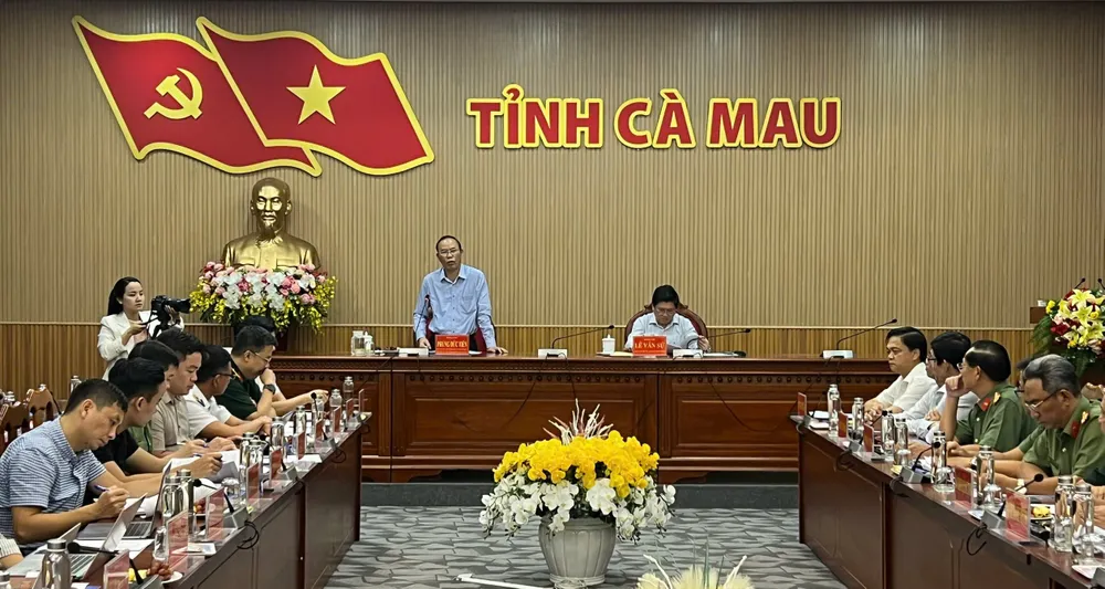 Quang cảnh buổi làm việc 1d2ab5f4b54c3812615d.jpg