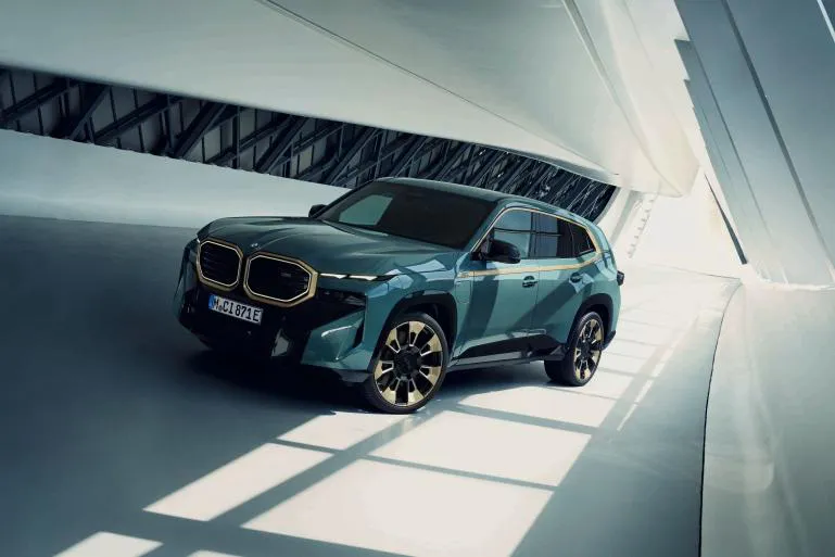 Mạnh mẽ cùng BMW XM