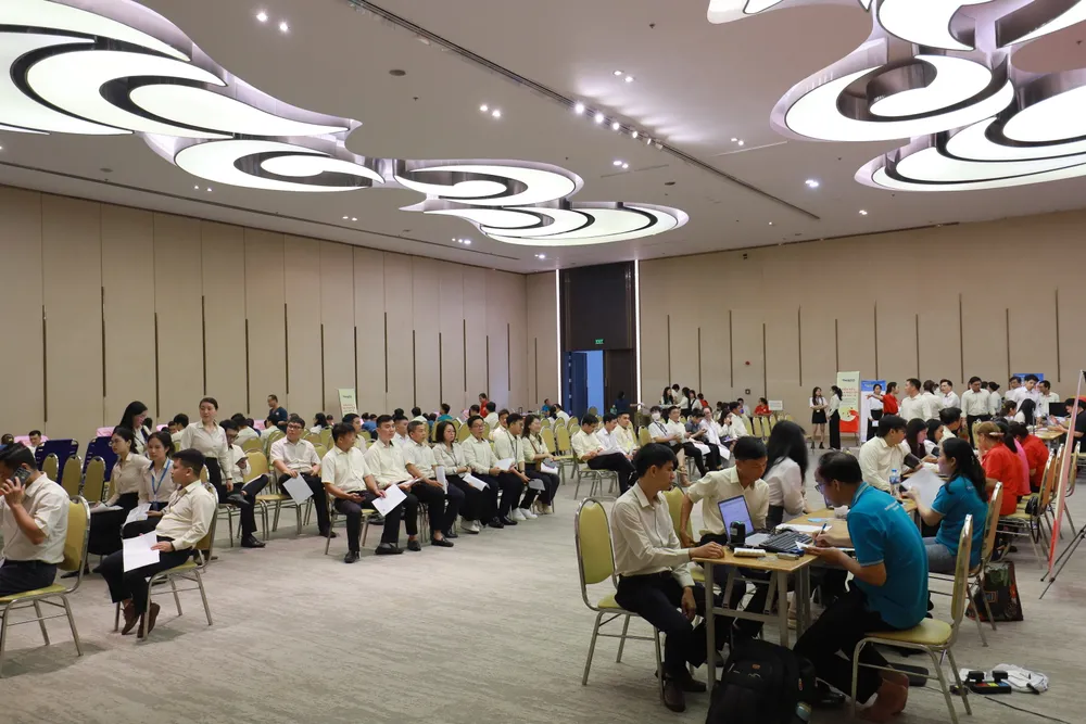 Đông đảo CBNV Thaco và các Tập đoàn thành viên tham gia hiến máu tình nguyện 3. Đông đảo CBNV THACO và các Tập đoàn thành viên tham gia hiến máu tình nguyện.JPG