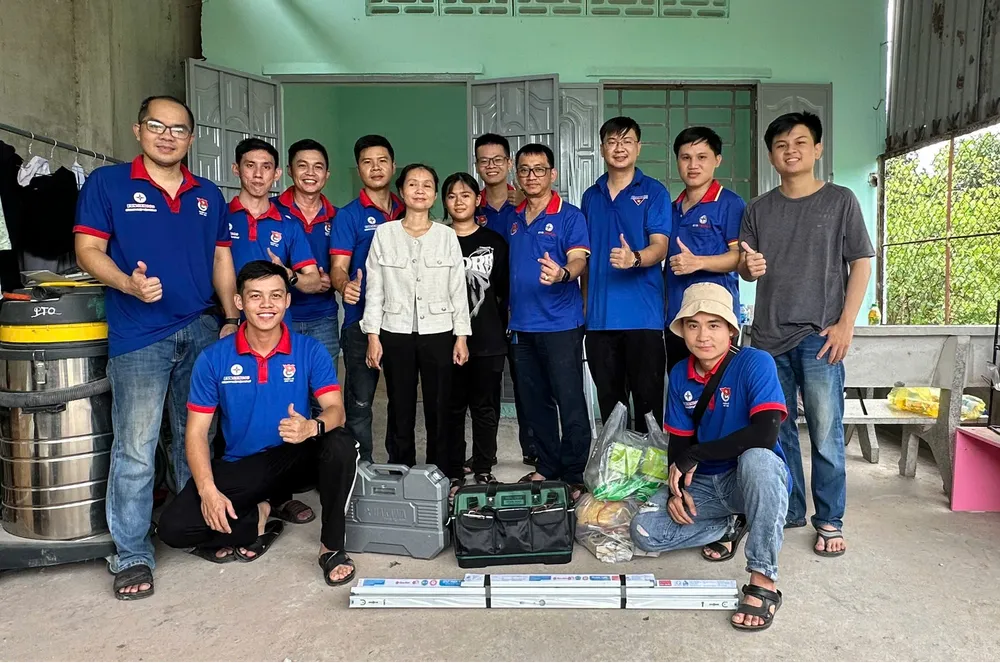 Thay thế hệ thống điện sinh hoạt và trao quà cho Ngôi nhà Khăn quàng đỏ Picture4.png
