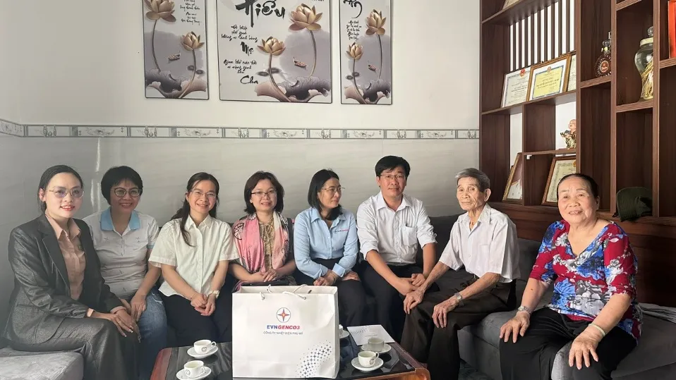Công ty tổ chức thăm hỏi và tri ân các đồng chí là Cựu tù chính trị ở đặc khu Côn Đảo Picture3.png
