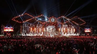 8Wonder: Moments of Wonder 2025: Khi âm nhạc viết nên tinh thần Việt Nam hùng cường và khát vọng vươn xa