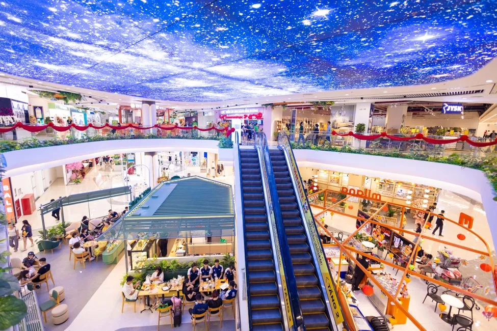 Không gian rực rỡ bên trong TTTM Vincom Mega Mall Ocean City Picture4.png