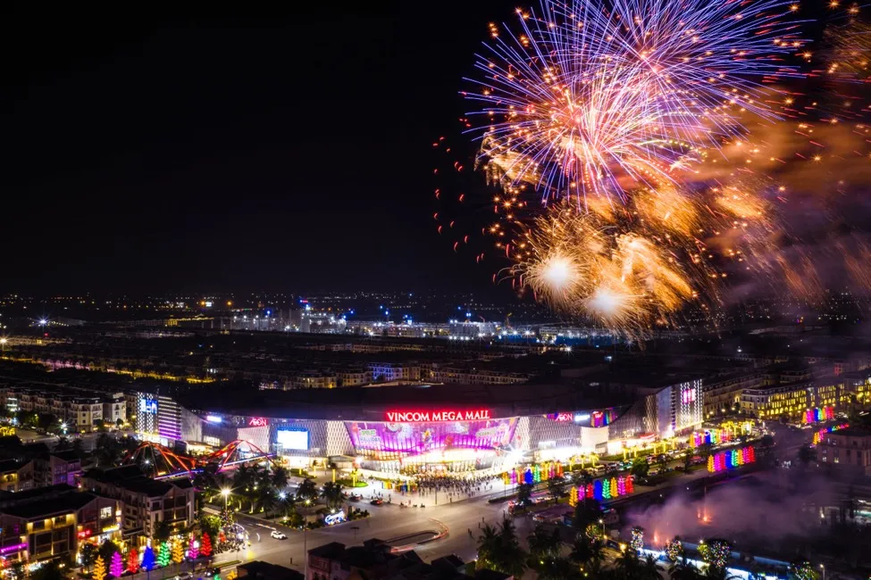 Pháo hoa rực rỡ mừng khai trương Vincom Mega Mall Ocean City. Picture6.png