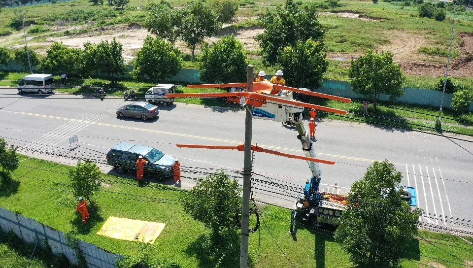 Thi công lưới điện hotline Picture6.png