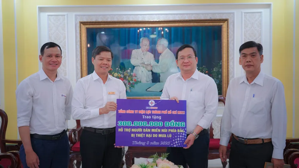 Ủng hộ đồng bào bị thiệt hại bởi thiên tai