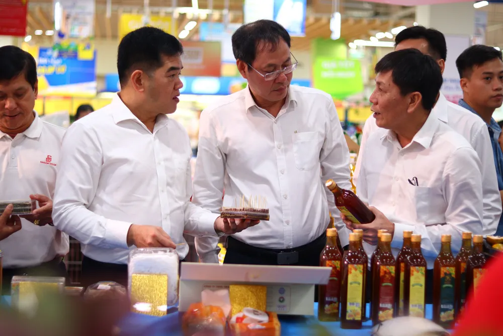 Đại diện các doanh nghiệp trao đổi về tiêu chuẩn, nguồn gốc và khả năng kết nối thị trường