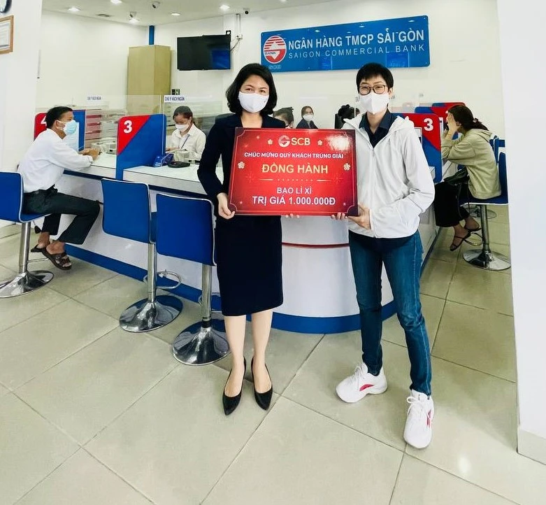 SCB trao thưởng cho khách hàng trúng giải chương trình “Tết Vinh Hoa - Xuân Phú Quý” ảnh 2 SCB trao thưởng cho khách hàng trúng giải chương trình “Tết Vinh Hoa - Xuân Phú Quý” ảnh 2