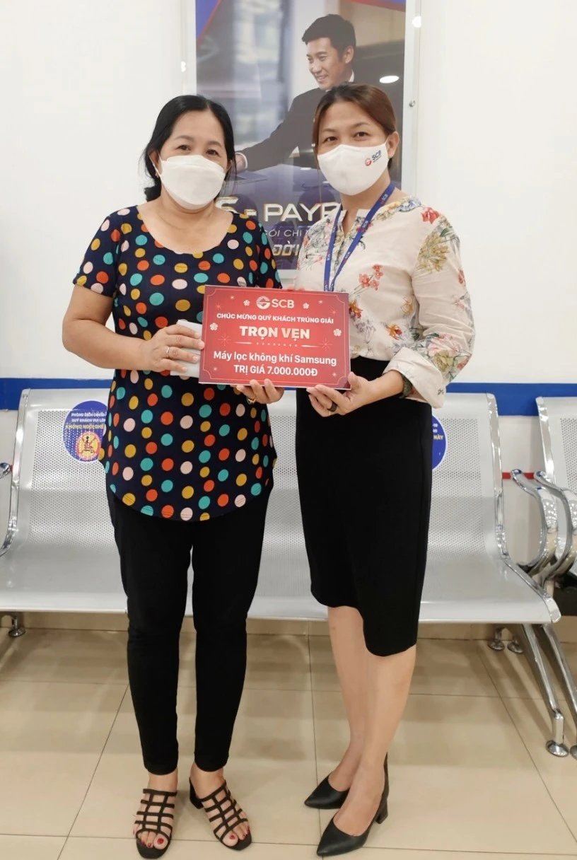 SCB trao thưởng cho khách hàng trúng giải chương trình “Tết Vinh Hoa - Xuân Phú Quý” ảnh 3 SCB trao thưởng cho khách hàng trúng giải chương trình “Tết Vinh Hoa - Xuân Phú Quý” ảnh 3