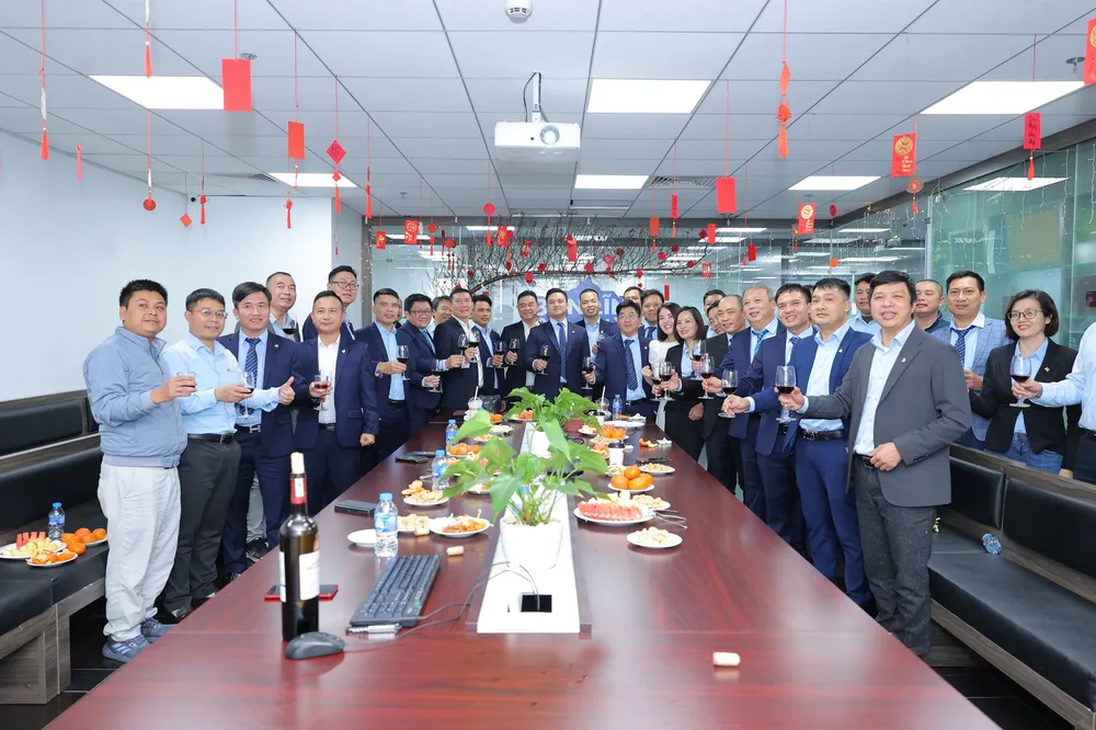 Hòa Bình đã vinh danh các đơn vị phòng ban, công trình và cá nhân xuất sắc trong năm 2022