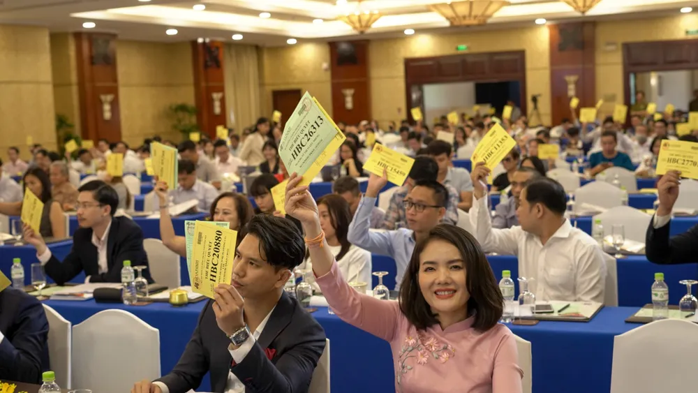 Đại hội thông qua tất cả các tờ trình của HĐQT Đại hội thông qua tất cả các tờ trình của HĐQT