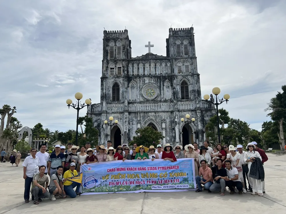 Tham quan Nhà thờ cổ Mằng Lăng
