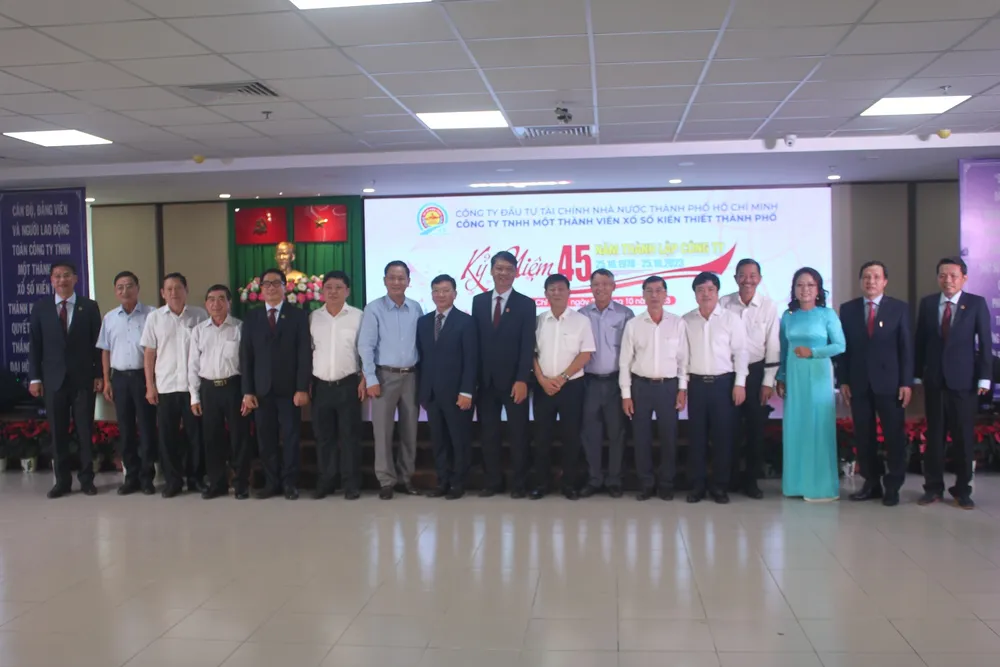 Các lãnh đạo Công ty XSKT các tỉnh thành miền Nam cùng đến chung vui với hội nghị