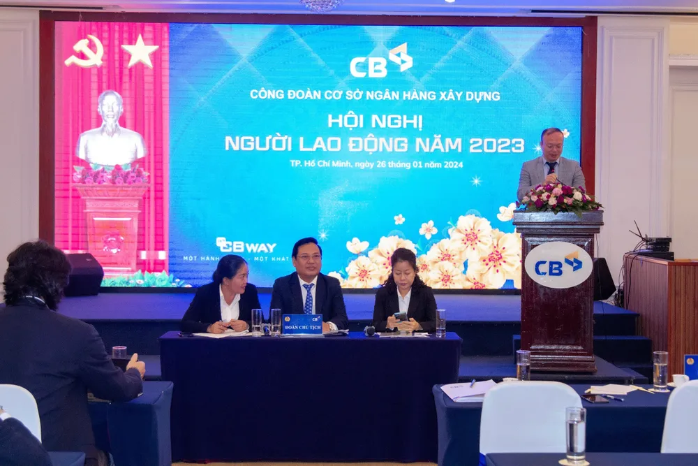 Đoàn Chủ tịch điều hành tại Hội nghị người lao động năm 2023 hinh-2-8152.jpg