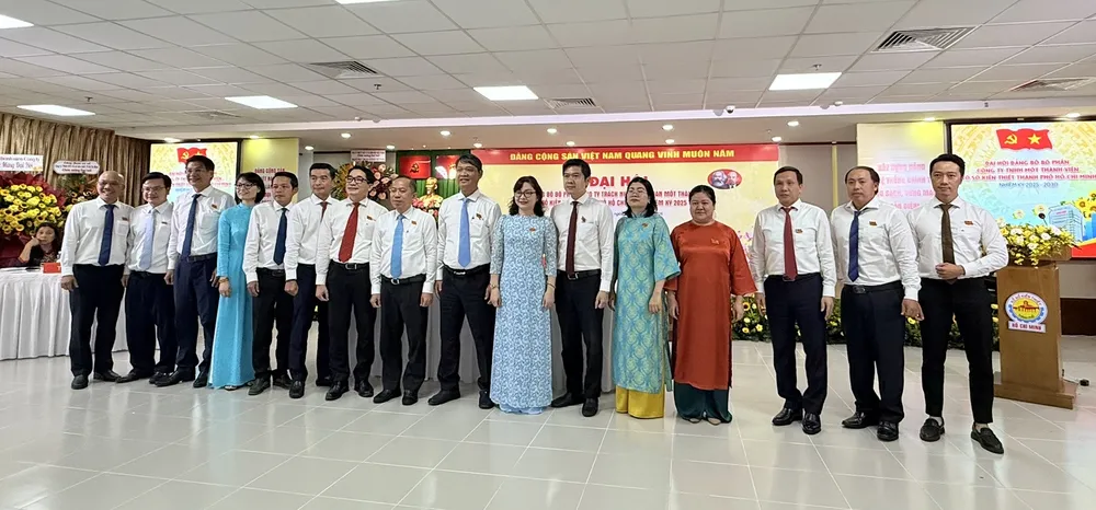 Đại hội cũng bầu ra Đoàn đại biểu đi dự Đại hội Đảng bộ cấp trên IMG_1401.jpeg
