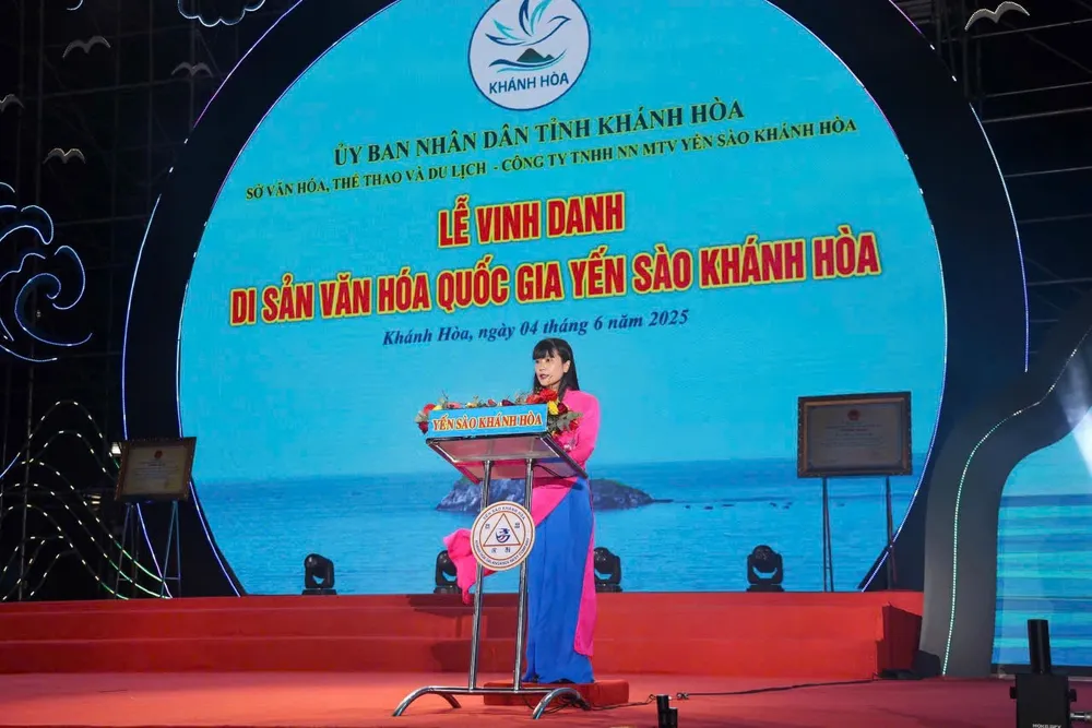Bà Trịnh Thị Hồng Vân, Chủ tịch HĐTV Công ty Yến sào Khánh Hòa, phát biểu IMG_1480.JPG