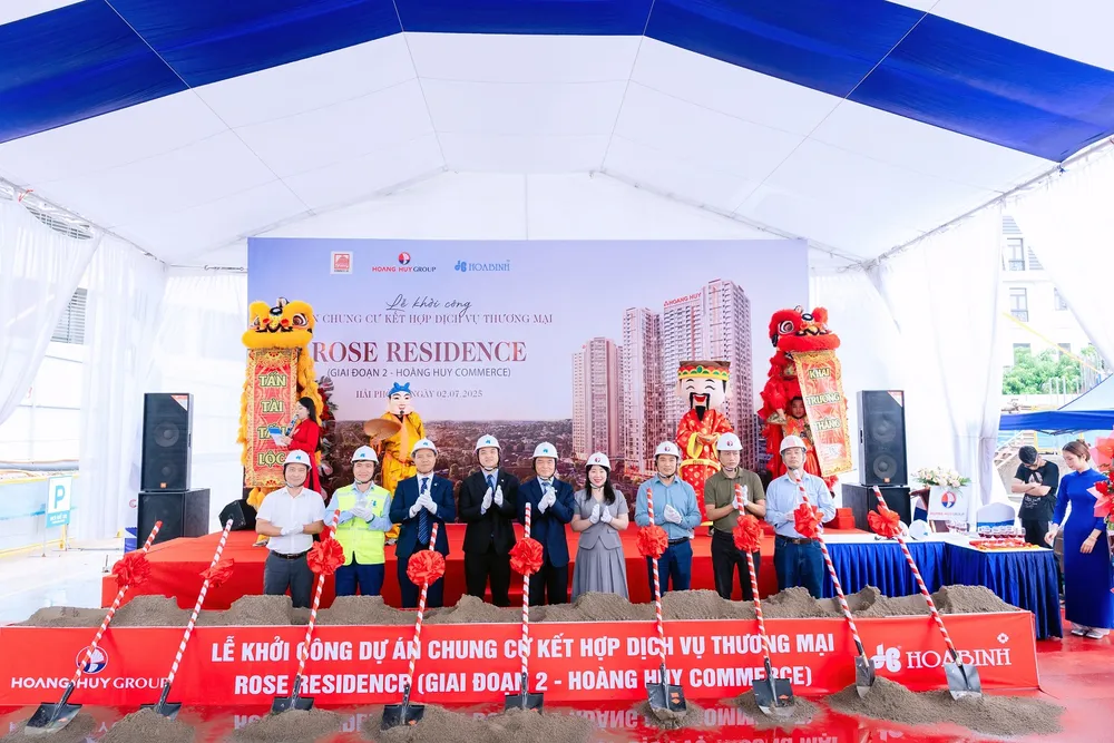 Nghi thức xúc cát khởi công công trình Nghi thức xúc cát khởi công.jpg
