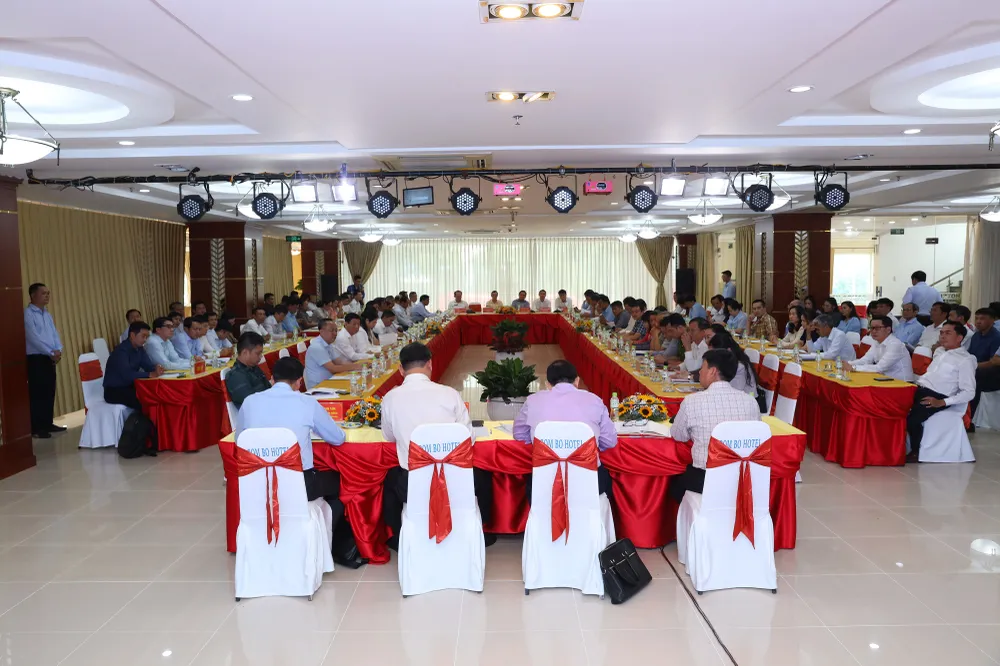 Quang cảnh hội nghị Quang cảnh Hội nghị.JPG