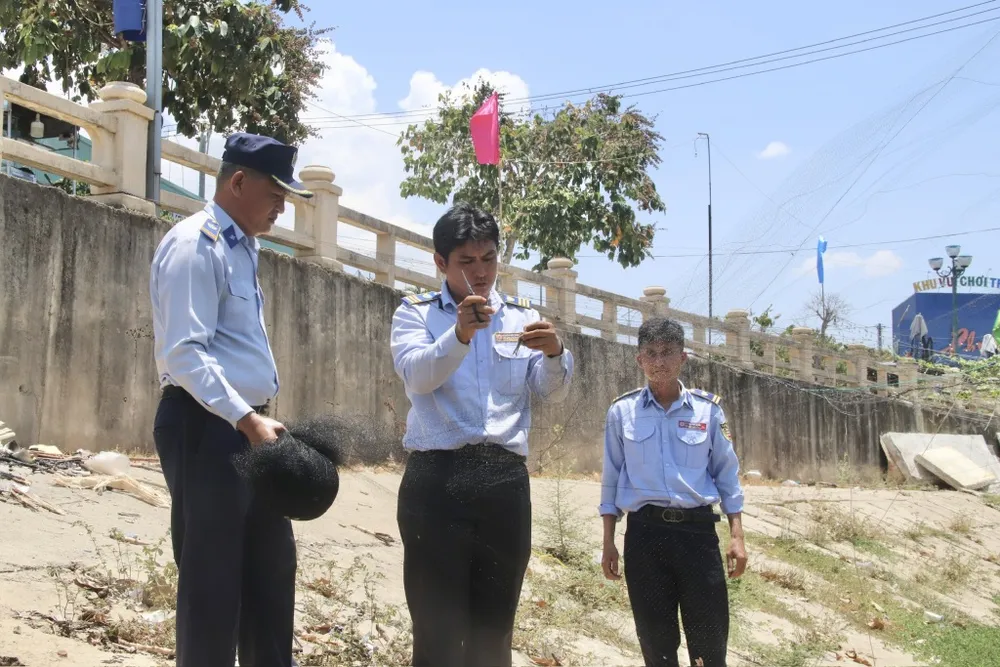 Thu lưới tàng hình của các đối tượng săn bắt chim yến trái phép H1.jpg