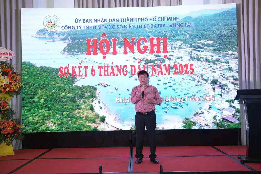 Chia sẻ của lãnh đạo công ty với các đại biểu dự hội nghị về định hướng hoạt động ngành XSKT trong thời gian tới IMG_2803.jpeg