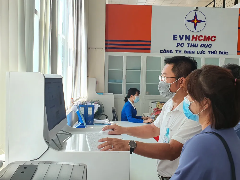 Ngành điện TPHCM hiện cung cấp 100% dịch vụ điện 24/7 theo hình thức trực tuyến ở cấp độ 4 với 19 loại hình dịch vụ