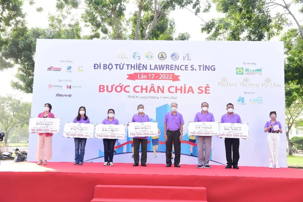 Bước chân chia sẻ ảnh 3 Bước chân chia sẻ ảnh 3