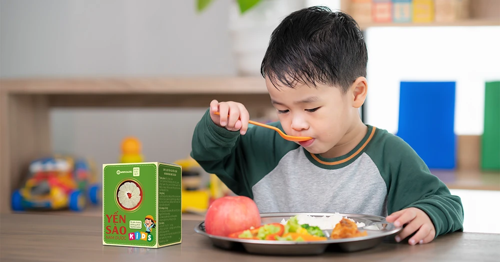 Có thành phần ngoài nguồn dinh dưỡng quý giá từ tổ yến, Yến Sào Nam Dược Kids còn được bổ sung thêm Lysine và Taurine giúp tăng cường sức khỏe cho trẻ nhỏ