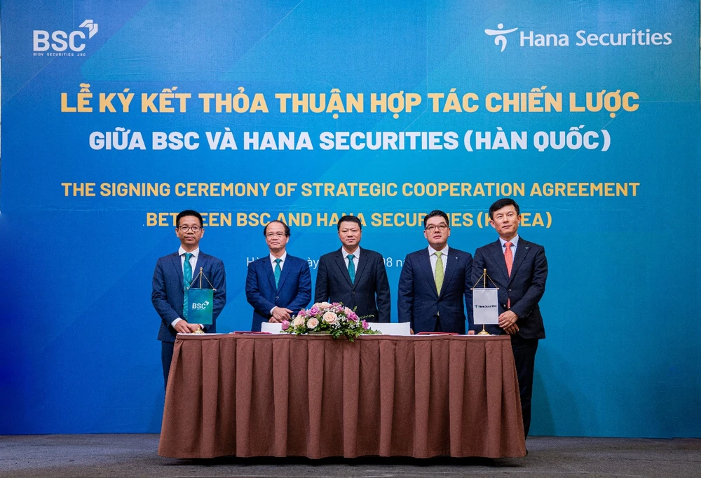 Lễ ký kết hợp tác chiến lược giữa BSC và Hana Securities