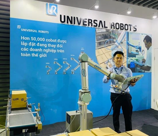 Universal Robots giới thiệu Robot cộng tác cho tự động hóa sáng tạo tại sự kiện Propak Việt Nam 2022