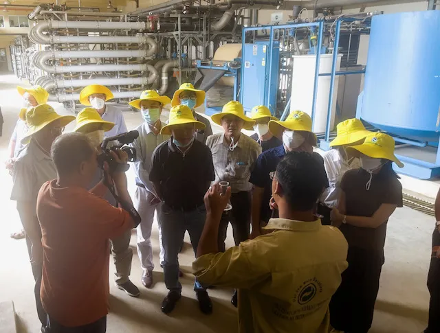 Đoàn bác sĩ tìm hiểu về quy trình xử lý nước rỉ rác tại VWS Đoàn bác sĩ tìm hiểu về quy trình xử lý nước rỉ rác tại VWS