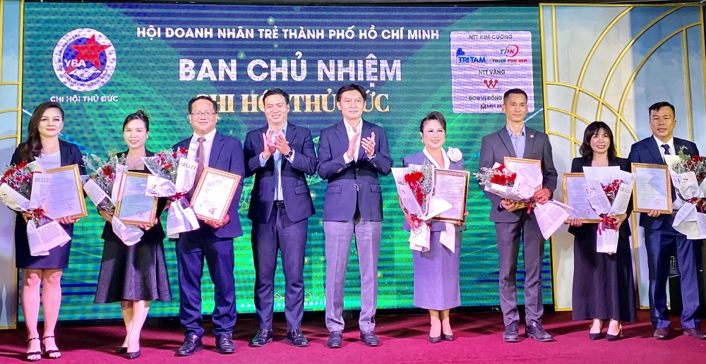 Ban Chủ nhiệm Chi hội Thủ Đức ra mắt tại chương trình