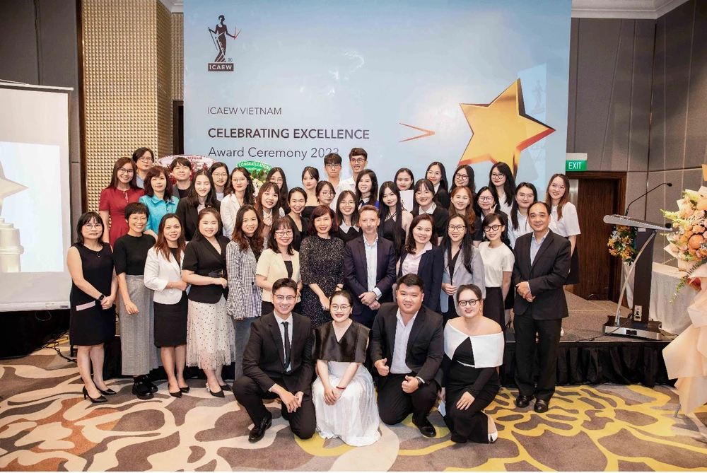 Lễ vinh danh hội viên, học viên của ICAEW tại TPHCM