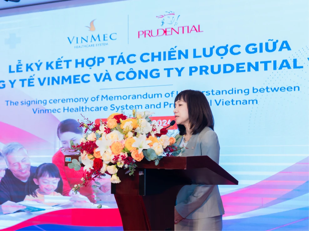 Bà Nguyễn Thanh Hà, Phó Tổng Giám đốc Giao dịch bảo hiểm của Prudential Việt Nam đang phát biểu 2.jpg