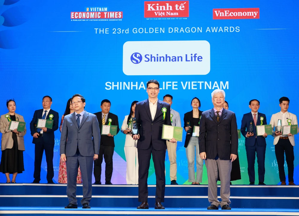 Shinhan Life Việt Nam nhận giải thưởng Rồng Vàng 2024