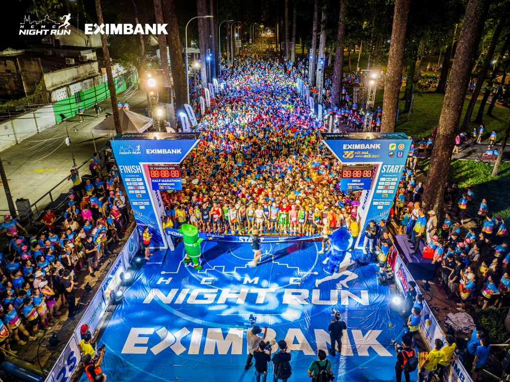 Giải “Ho Chi Minh City Night Run Eximbank 2024”: Gần 5.000 vận động viên thắp sáng đêm thành phố