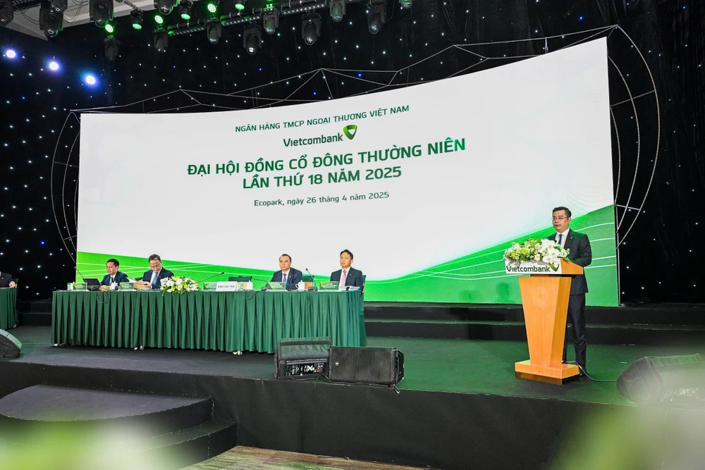 Ông Nguyễn Thanh Tùng, Chủ tịch HĐQT Vietcombank phát biểu khai mạc Đại hội VCB_ĐHĐCĐ anh 2.jpg