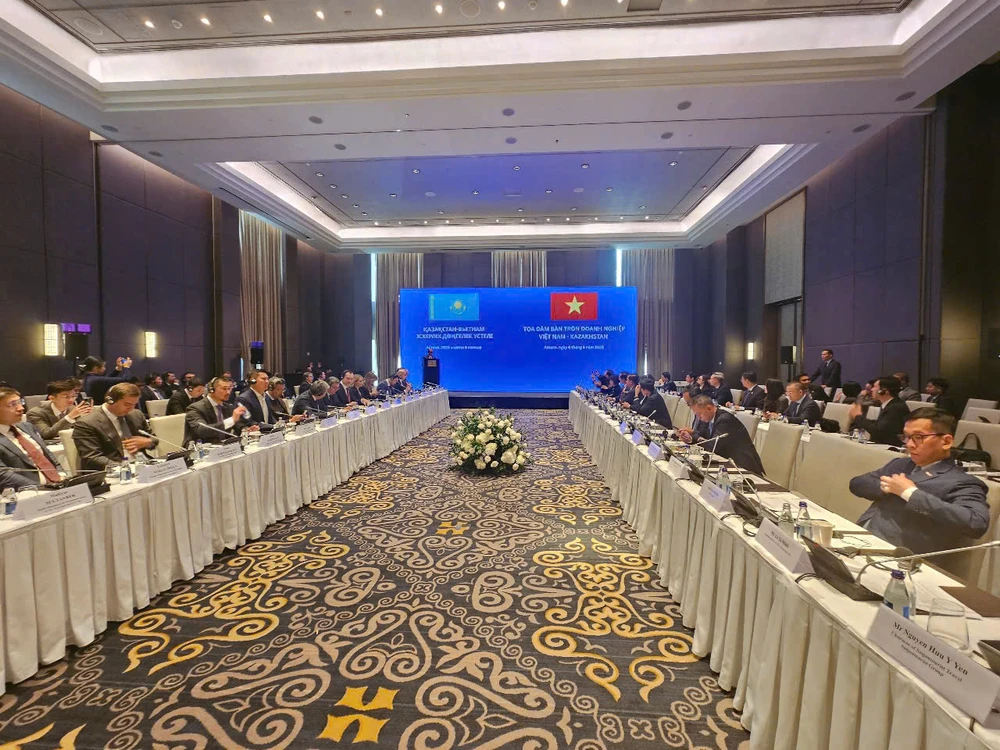 Cuộc gặp gỡ giữa doanh nghiệp hai nước HÌNH 4.jpg