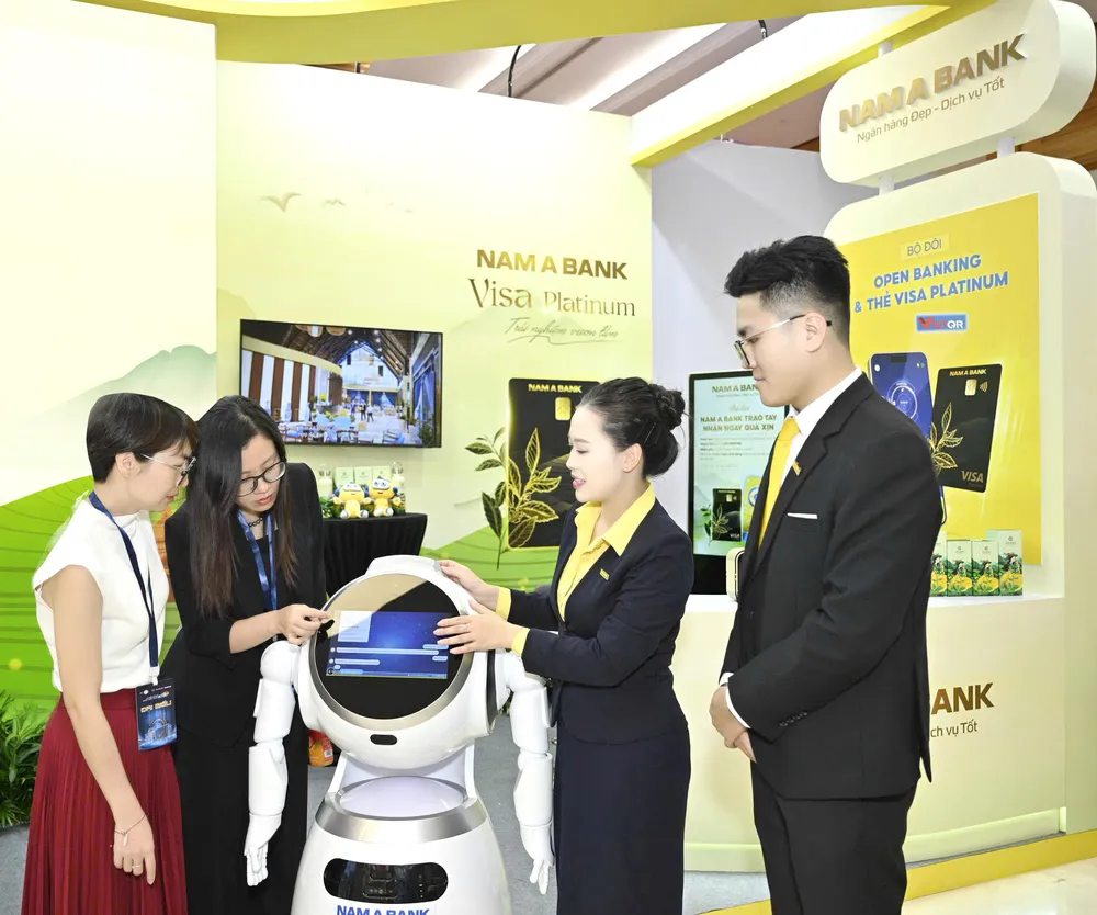 Nam A Bank mang nhiều giải pháp và công nghệ nổi bật đến sự kiện “Chuyển đổi số ngành Ngân hàng 2025” CDS 2 (1).jpg