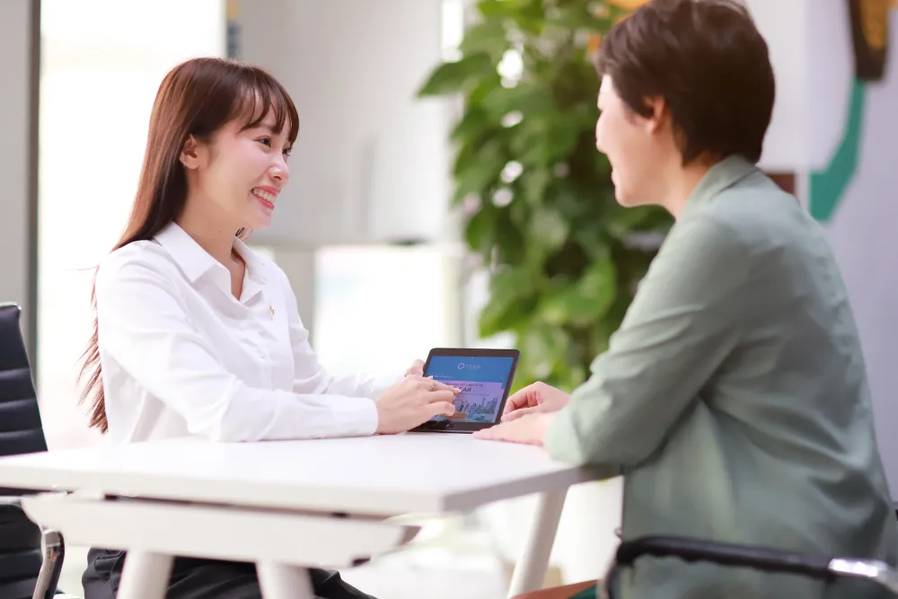 VPB O.Life+ là sự kết hợp của 2 công ty bảo hiểm phi nhân thọ hàng đầu (OPES và MSIG) với VPBank để mang đến giải pháp tối ưu cho khách hàng Ảnh PR_04.JPG