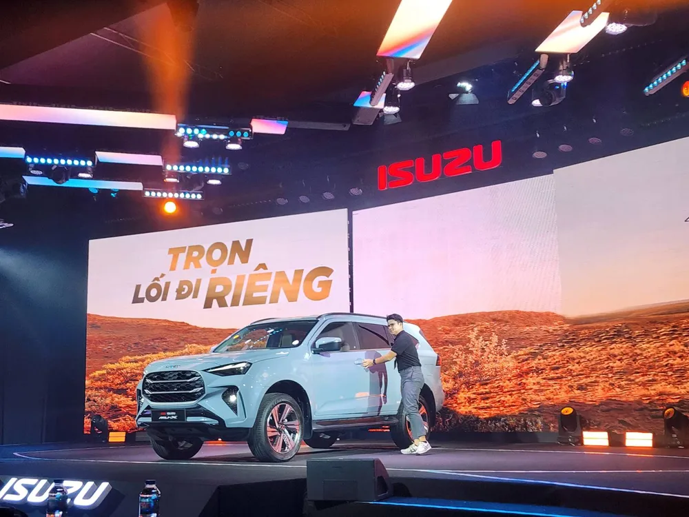 hình ISUZU 1.jpg